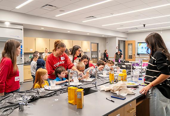 Dyson Center Teaching Methods Lab welcomes local elementary school students for a Science Technology Engineering Math (STEM) lab experience. Photo by Bobby Oliver/Marist College.